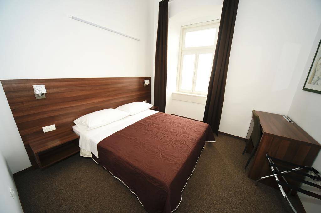 Riva Rooms Rijeka Chambre photo