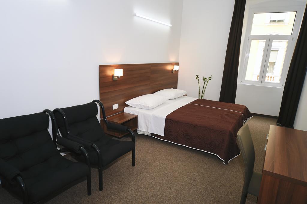 Riva Rooms Rijeka Chambre photo